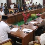 Ketua Komisi II dan III DPRD Batam Bersama Wali Kota Saat Menerima Perwakilan Aksi Mahasiswa